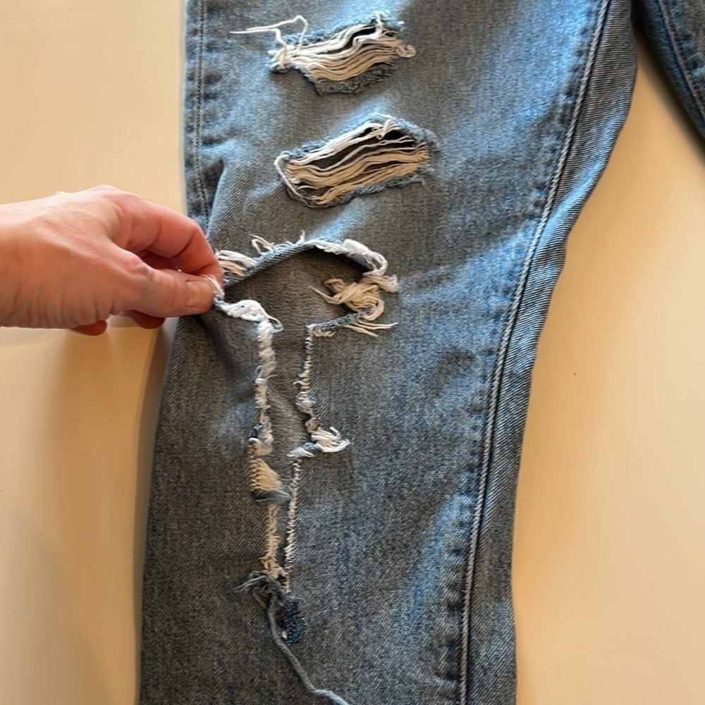 Levi’s Women’s Distressed Skinny Jeans - Picture 5 of 12